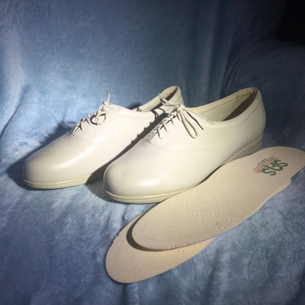 Women’s Comfort Shoes by SAS SIZE 10 and 1/2